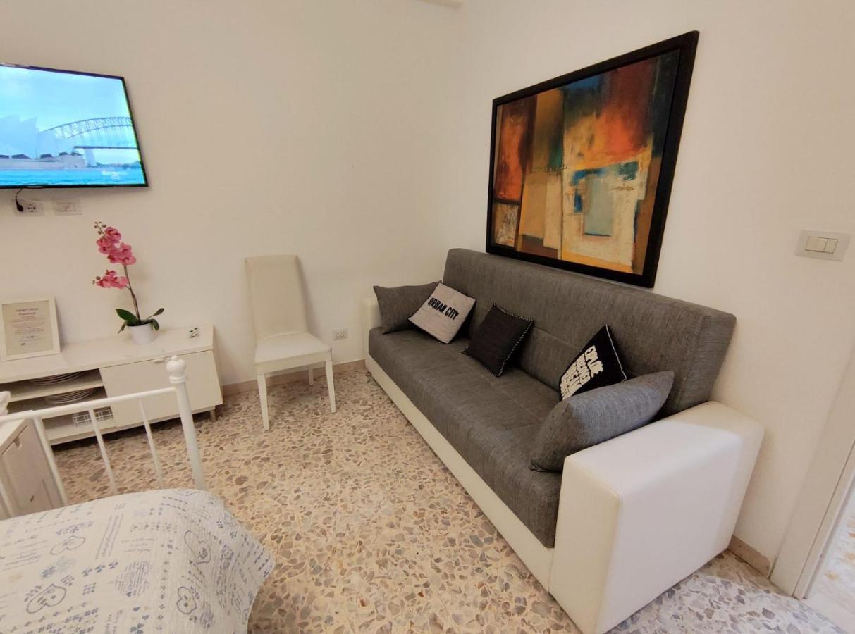 Sergio Tourist Rental Close Tiburtina Station Roma Exterior foto